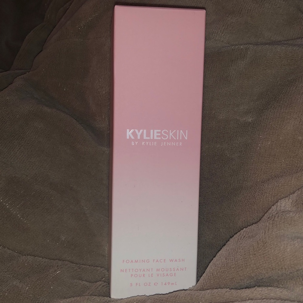 Kylie Skin by Kylie Jenner | Foaming Face Wash